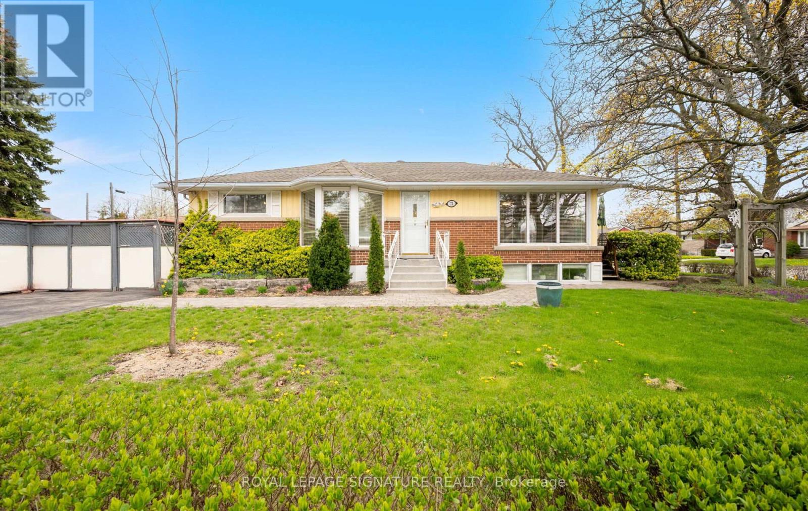 71 Grenadier Drive, Hamilton, Ontario  L8T 4E4 - Photo 3 - X13078272