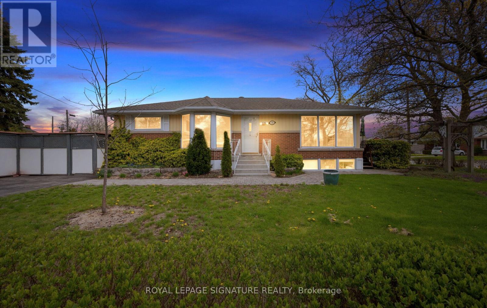 71 Grenadier Drive, Hamilton, Ontario  L8T 4E4 - Photo 4 - X13078272