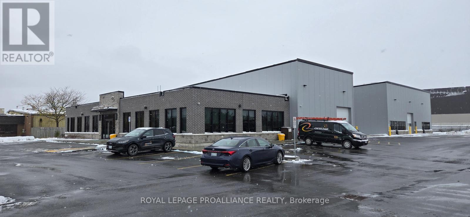 B - 296 University Avenue, Belleville, Ontario  K8N 5S6 - Photo 2 - X12523590
