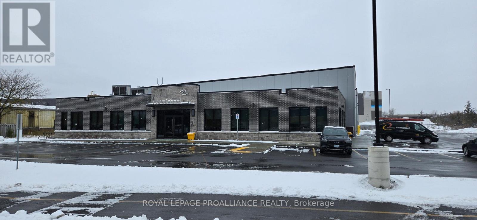 B - 296 UNIVERSITY AVENUE, Belleville, Ontario