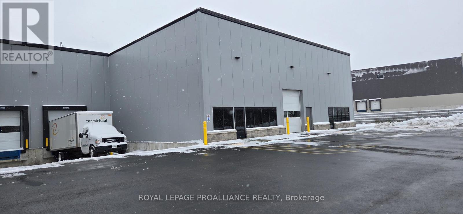 B - 296 University Avenue, Belleville, Ontario  K8N 5S6 - Photo 4 - X12523590