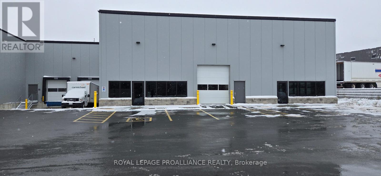 B - 296 University Avenue, Belleville, Ontario  K8N 5S6 - Photo 7 - X12523590