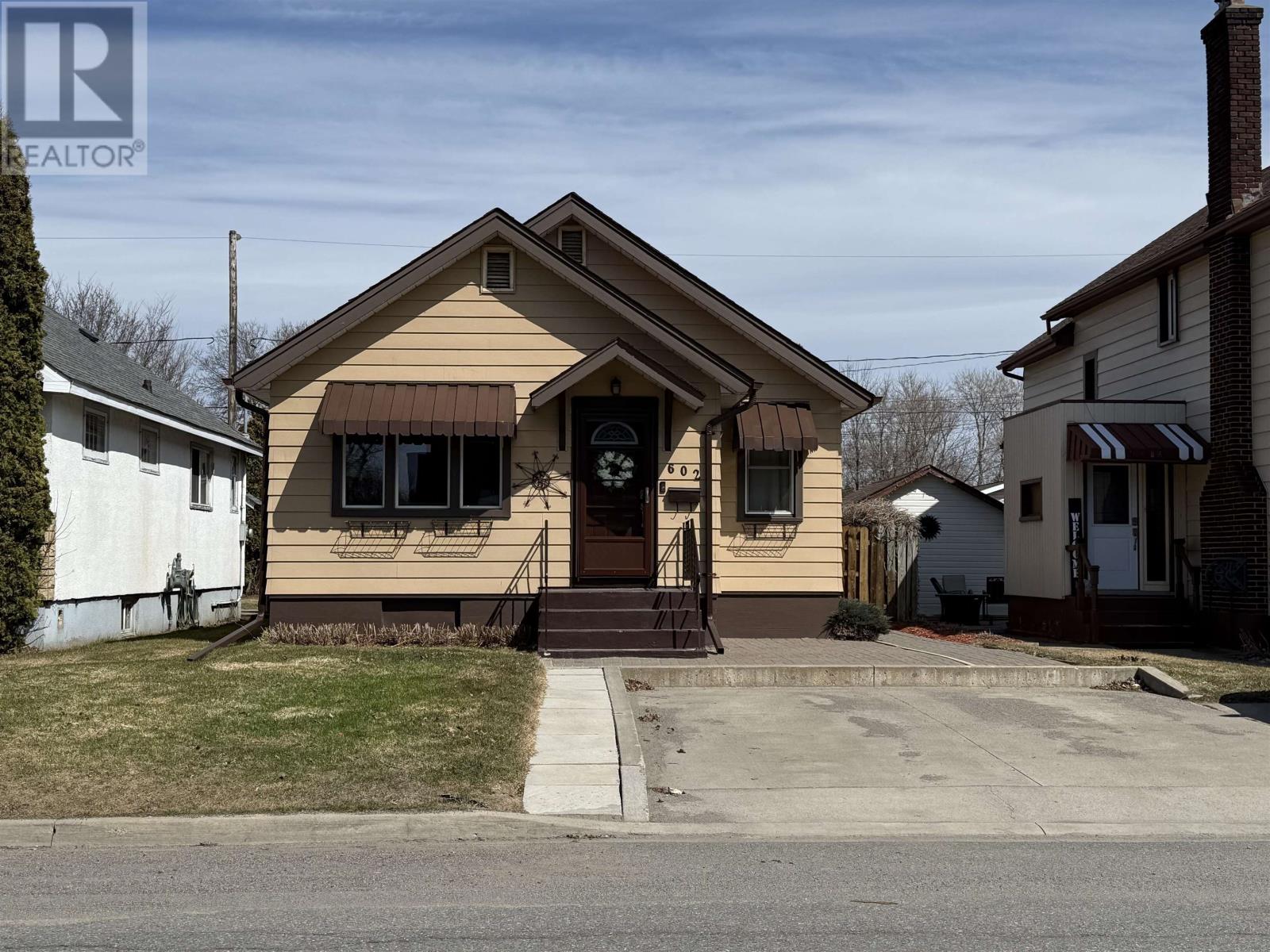 602 Selkirk ST, Thunder Bay, Ontario