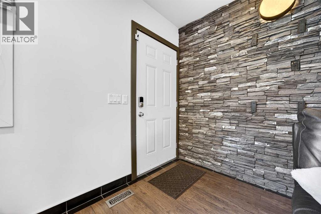 173 Templehill Drive Ne, Calgary, Alberta  T1Y 5K6 - Photo 2 - A2301971