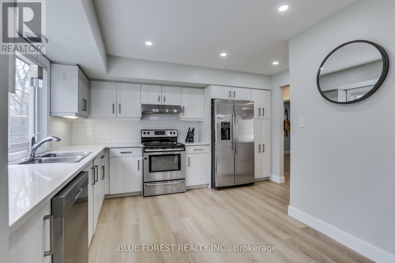 42 Regency Road, London North, Ontario  N6H 4A8 - Photo 4 - X13078482