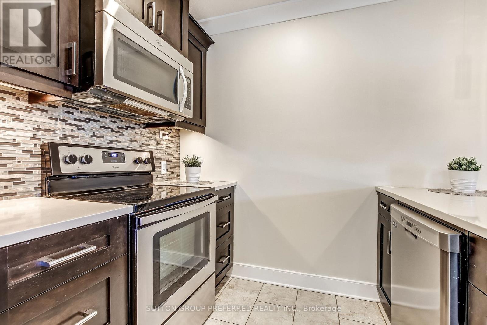 211 - 320 Sugarcreek Trail, London North, Ontario  N6H 2M6 - Photo 7 - X13078512