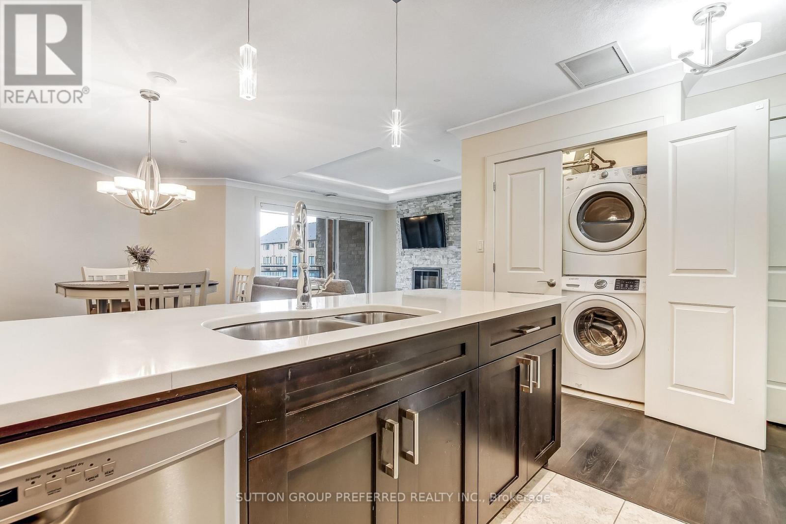 211 - 320 Sugarcreek Trail, London North, Ontario  N6H 2M6 - Photo 8 - X13078512