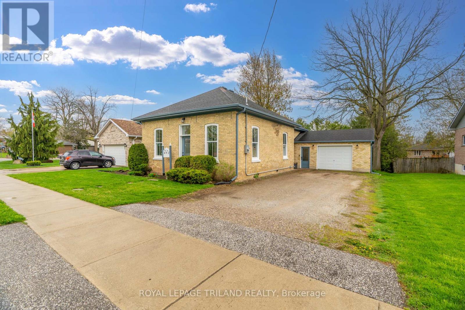 492 VICTORIA STREET, Warwick, Ontario