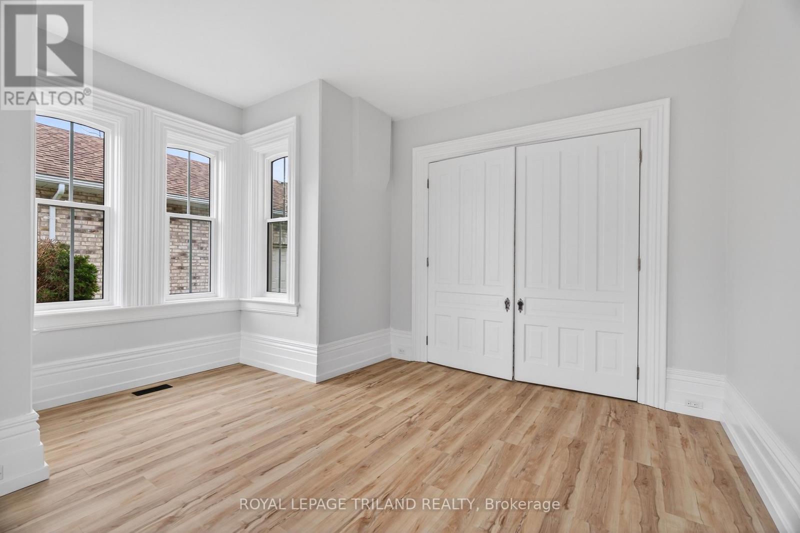 492 Victoria Street, Warwick, Ontario  N0M 2S0 - Photo 14 - X13078536