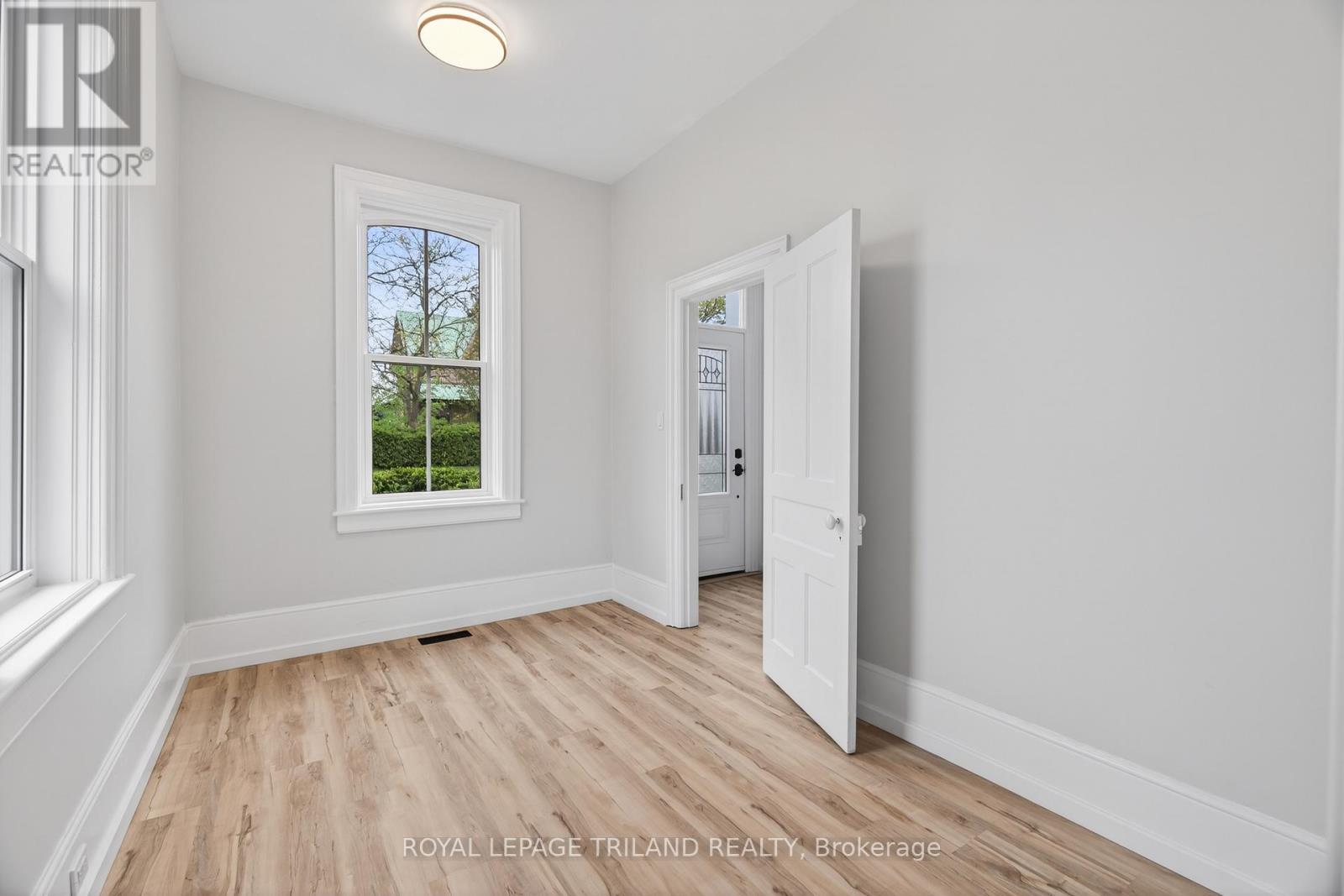 492 Victoria Street, Warwick, Ontario  N0M 2S0 - Photo 20 - X13078536