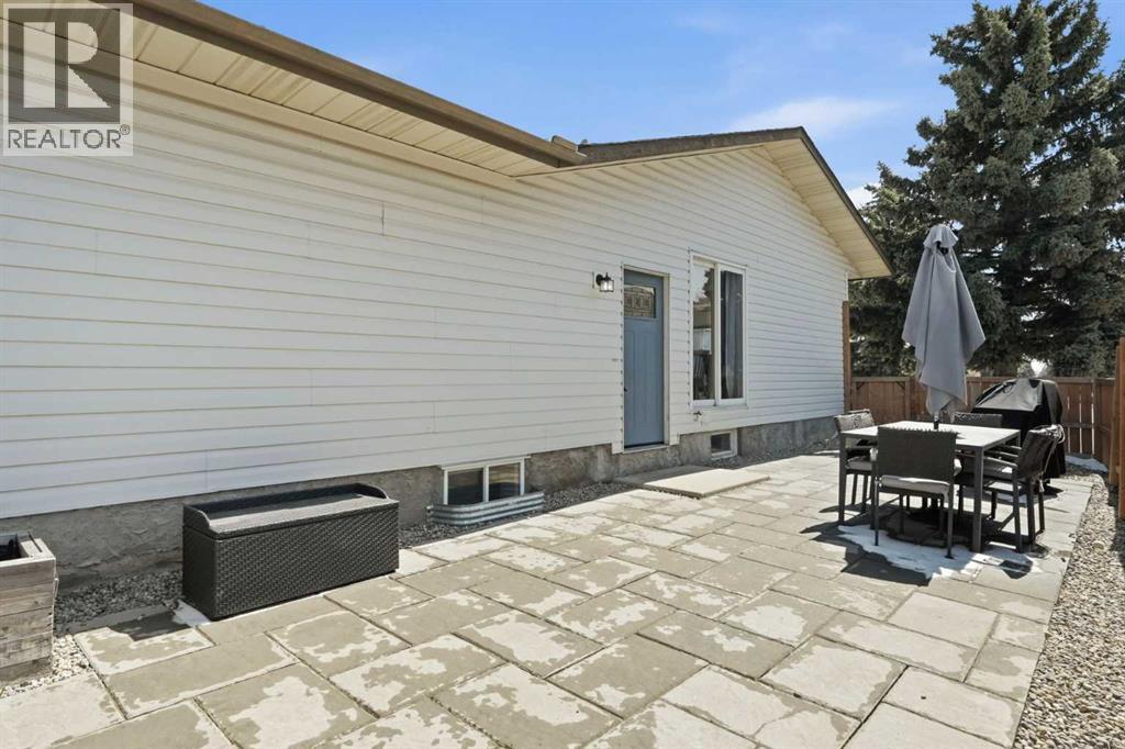 72 Woodview Court Sw, Calgary, Alberta  T2W 4X4 - Photo 23 - A2306271
