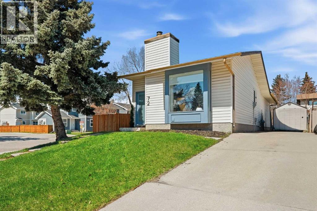 72 Woodview Court Sw, Calgary, Alberta  T2W 4X4 - Photo 2 - A2306271
