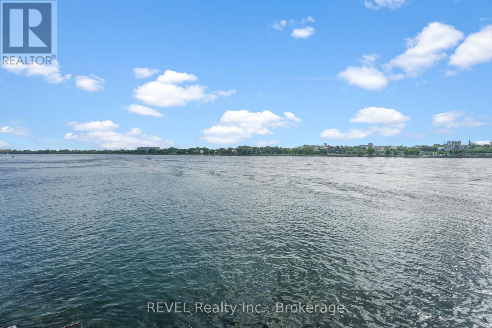 Unit 1 - 162 Niagara Boulevard, Fort Erie, Ontario  L2A 3G3 - Photo 4 - X12492216