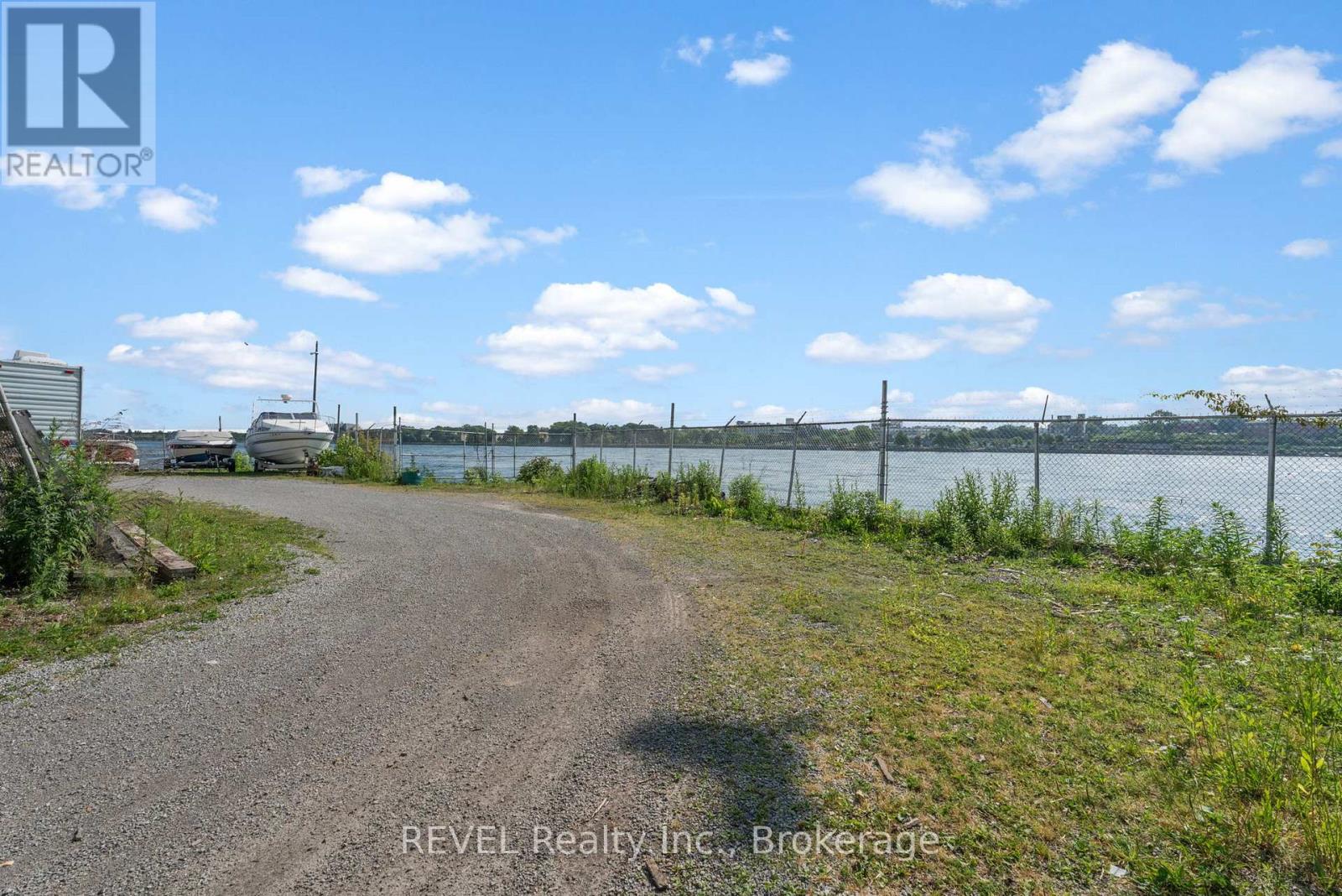 162 Niagara Boulevard, Fort Erie, Ontario  L2A 3G3 - Photo 10 - X12492218