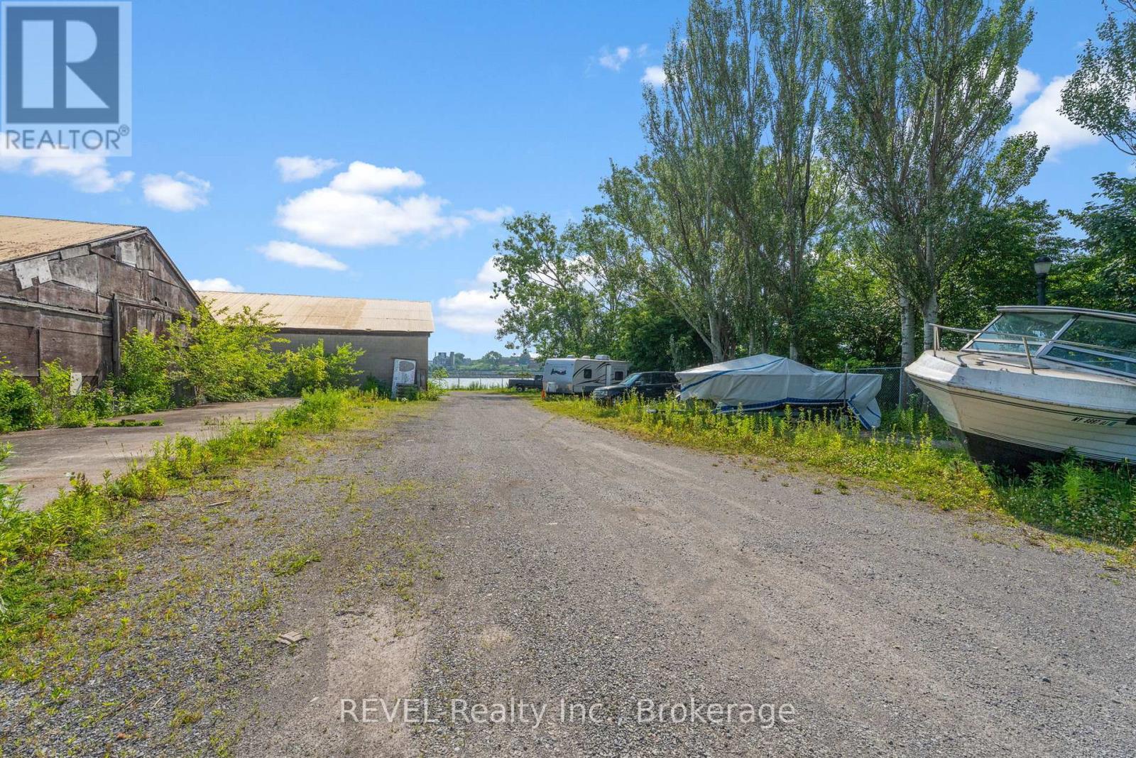 162 Niagara Boulevard, Fort Erie, Ontario  L2A 3G3 - Photo 9 - X12492218