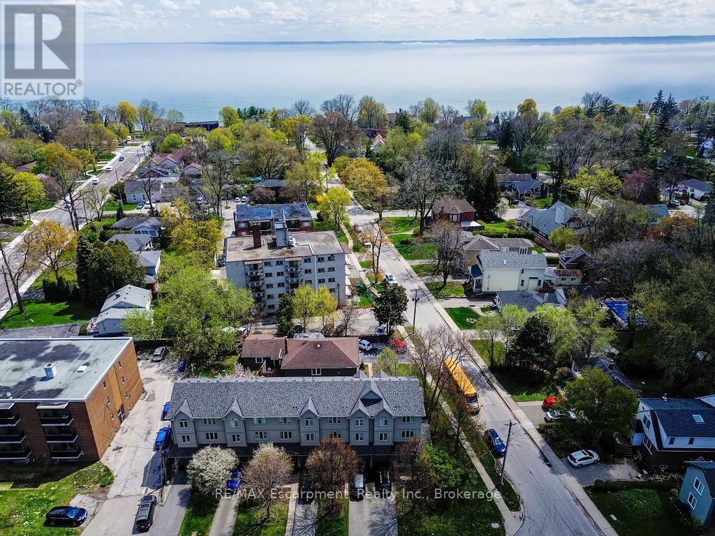 2430 Second Street, Burlington, Ontario  L7R 3K1 - Photo 3 - W13078640