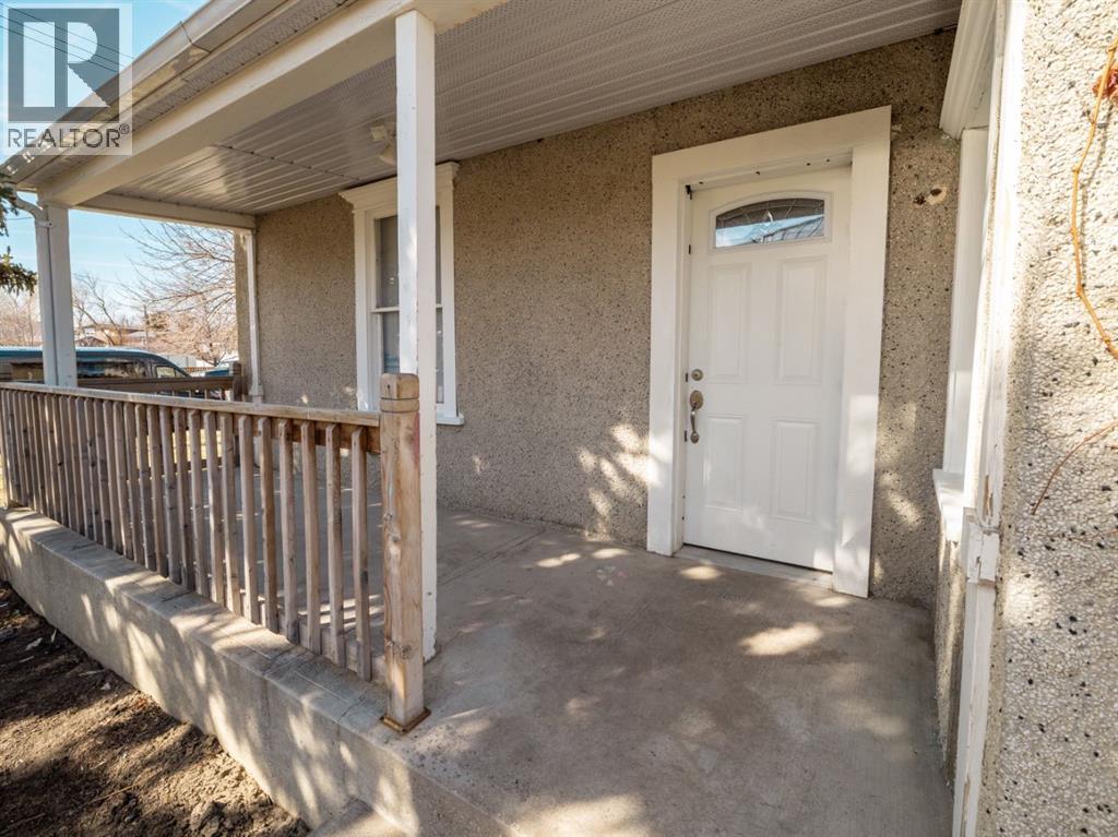 313 2 Avenue W, Cardston, Alberta  T0K 0K0 - Photo 2 - A2301736