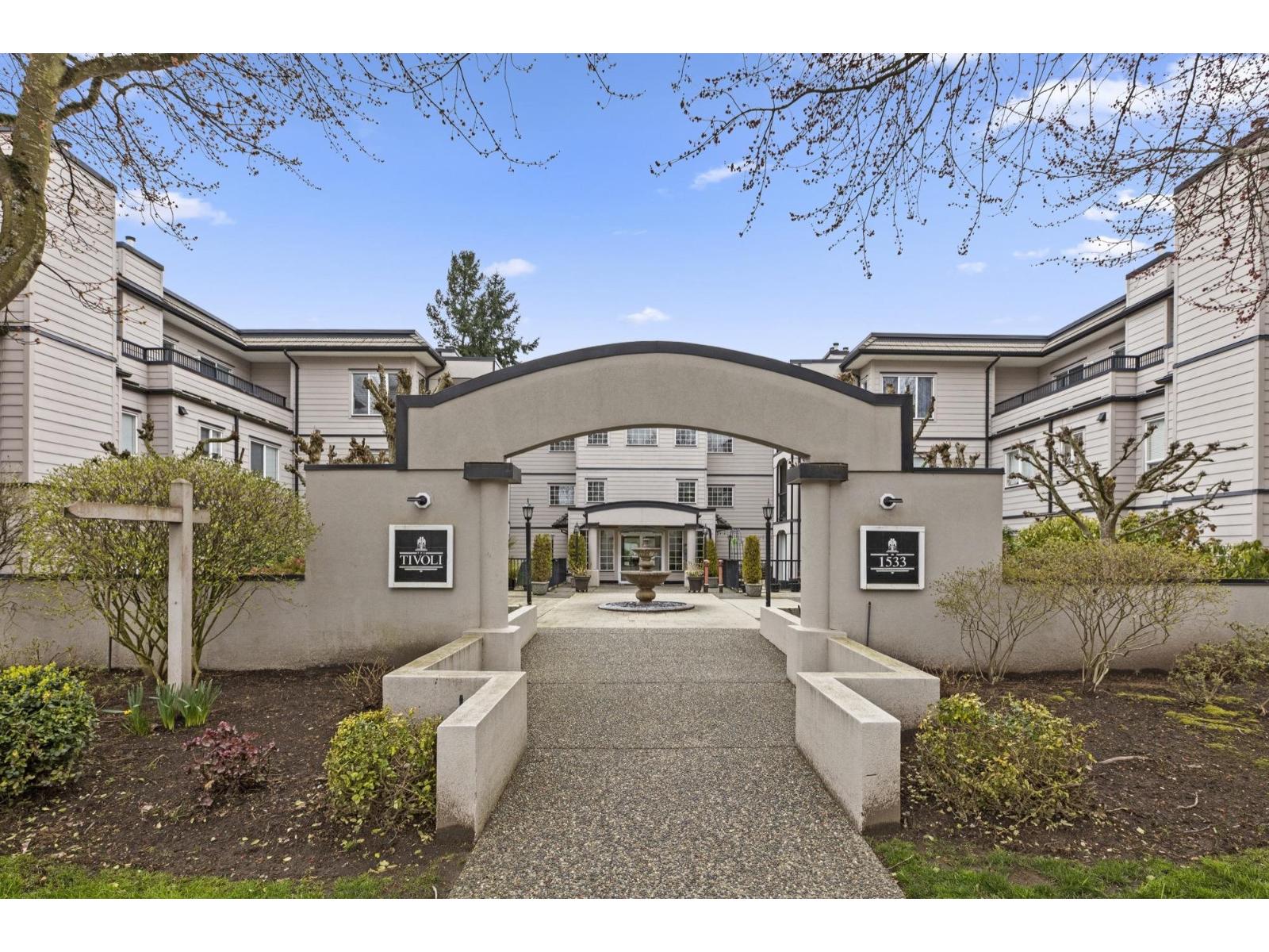 204 1533 Best Street, White Rock, British Columbia  V4B 4E9 - Photo 1 - R3118447