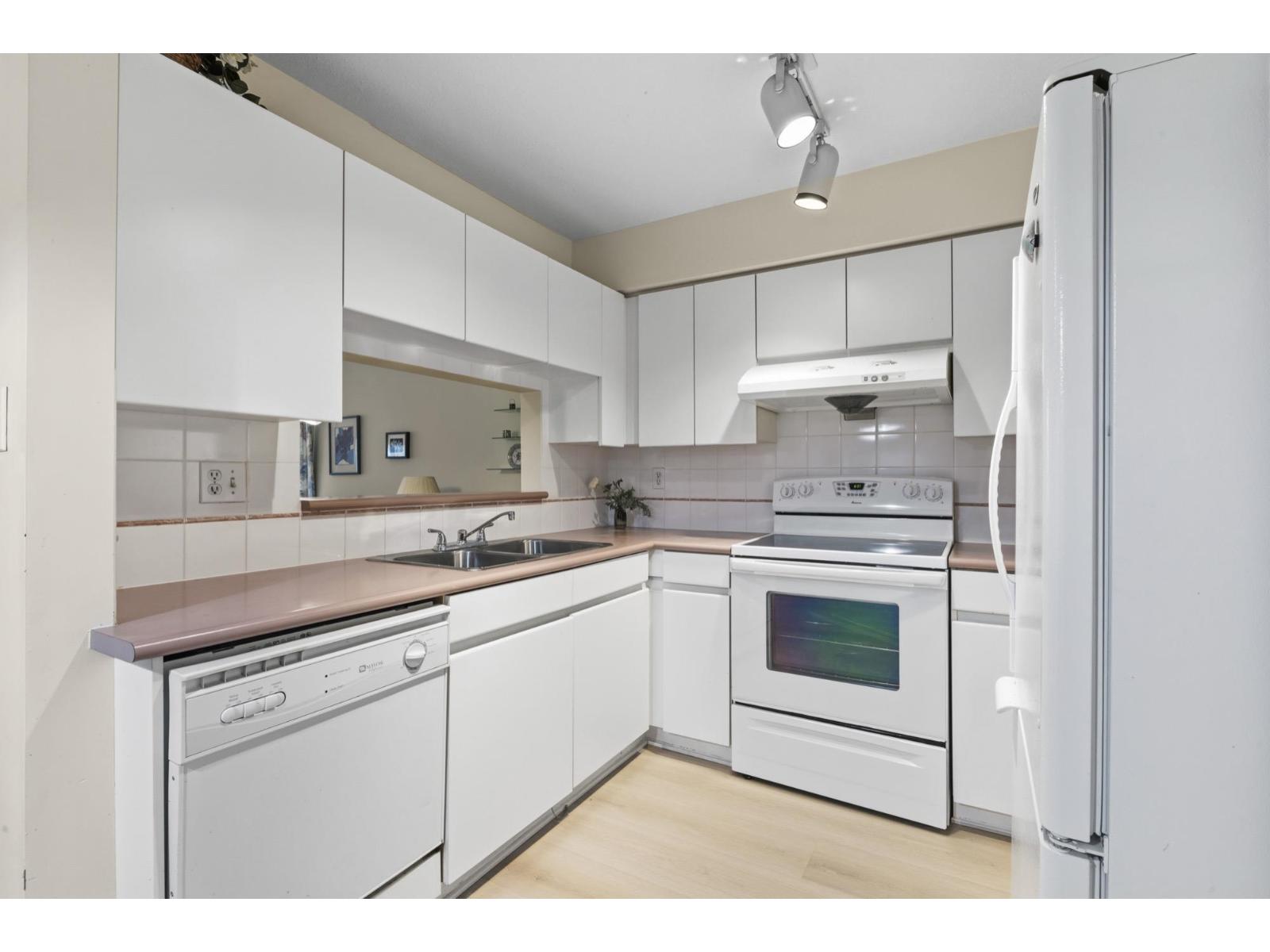 204 1533 Best Street, White Rock, British Columbia  V4B 4E9 - Photo 12 - R3118447