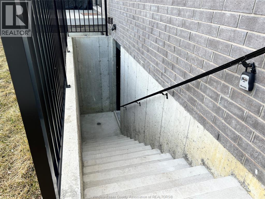 1498 Clearwater Avenue Unit# Lower, Windsor, Ontario  N8P 0E9 - Photo 2 - 26009978