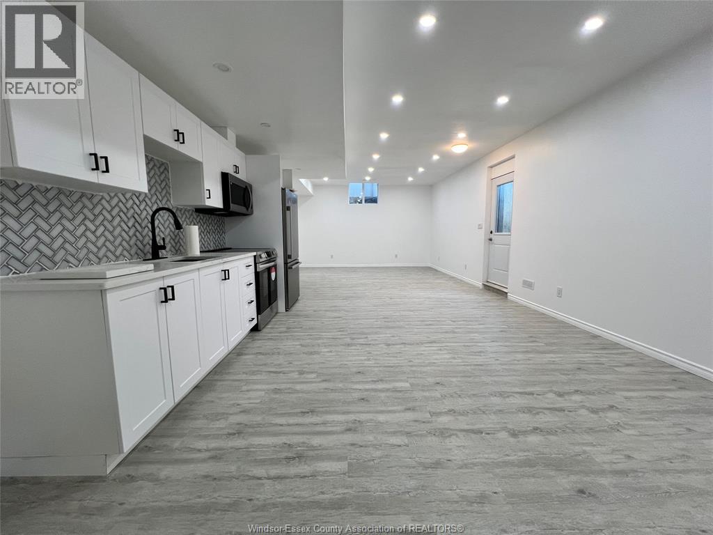 1498 Clearwater Avenue Unit# Lower, Windsor, Ontario  N8P 0E9 - Photo 3 - 26009978