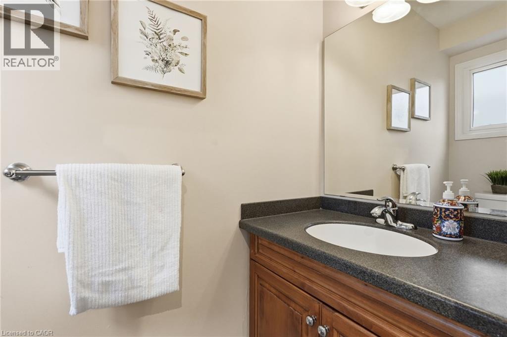 2401 Sinclair Circle, Burlington, Ontario  L7P 3C2 - Photo 13 - 40825978