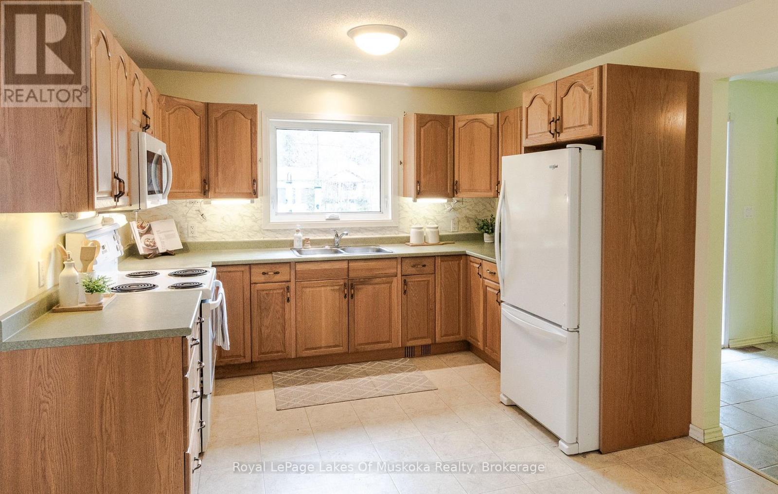 19 Glencairn Crescent, Huntsville, Ontario  P1H 2J4 - Photo 12 - X13078486