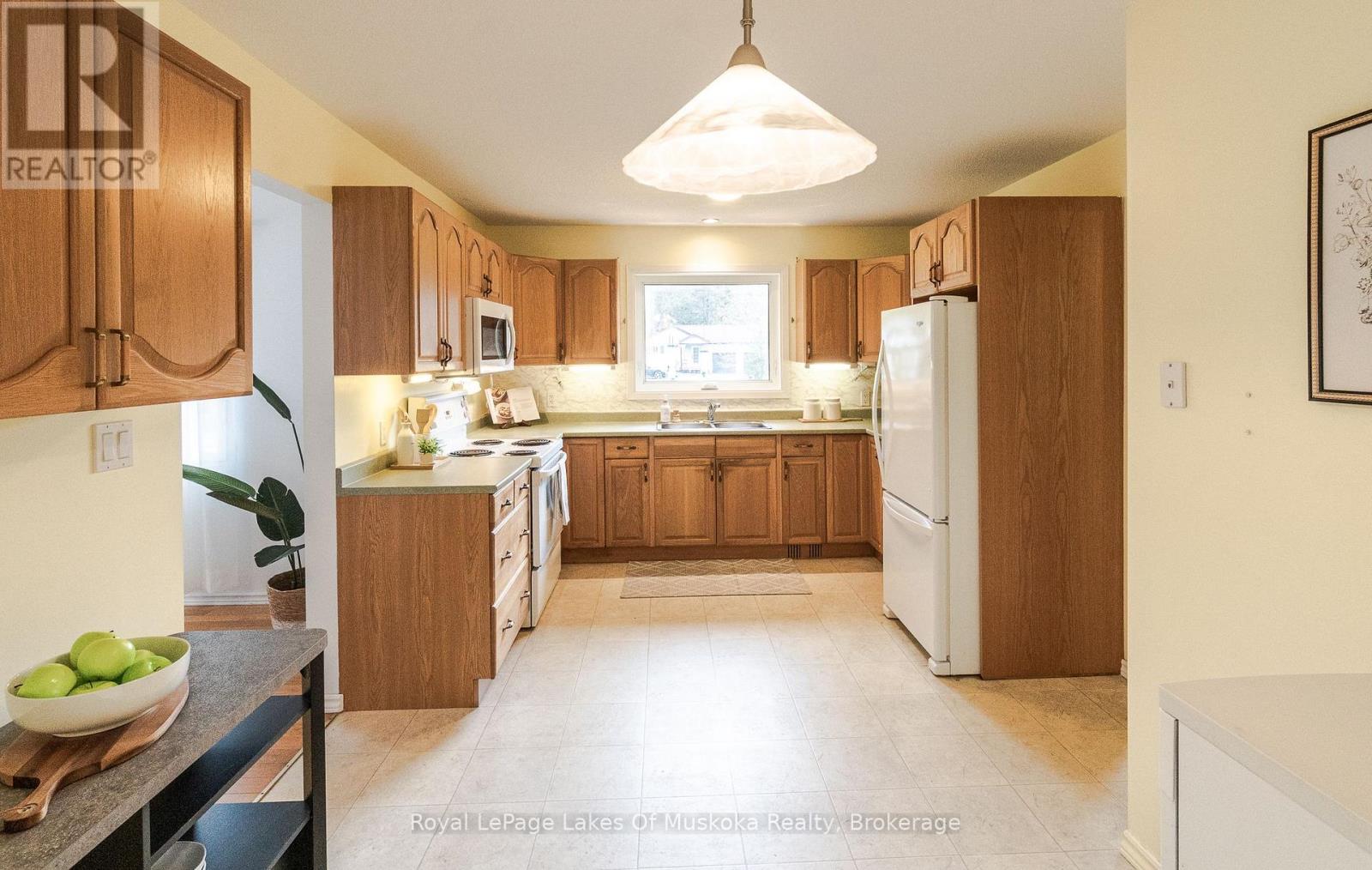 19 Glencairn Crescent, Huntsville, Ontario  P1H 2J4 - Photo 13 - X13078486