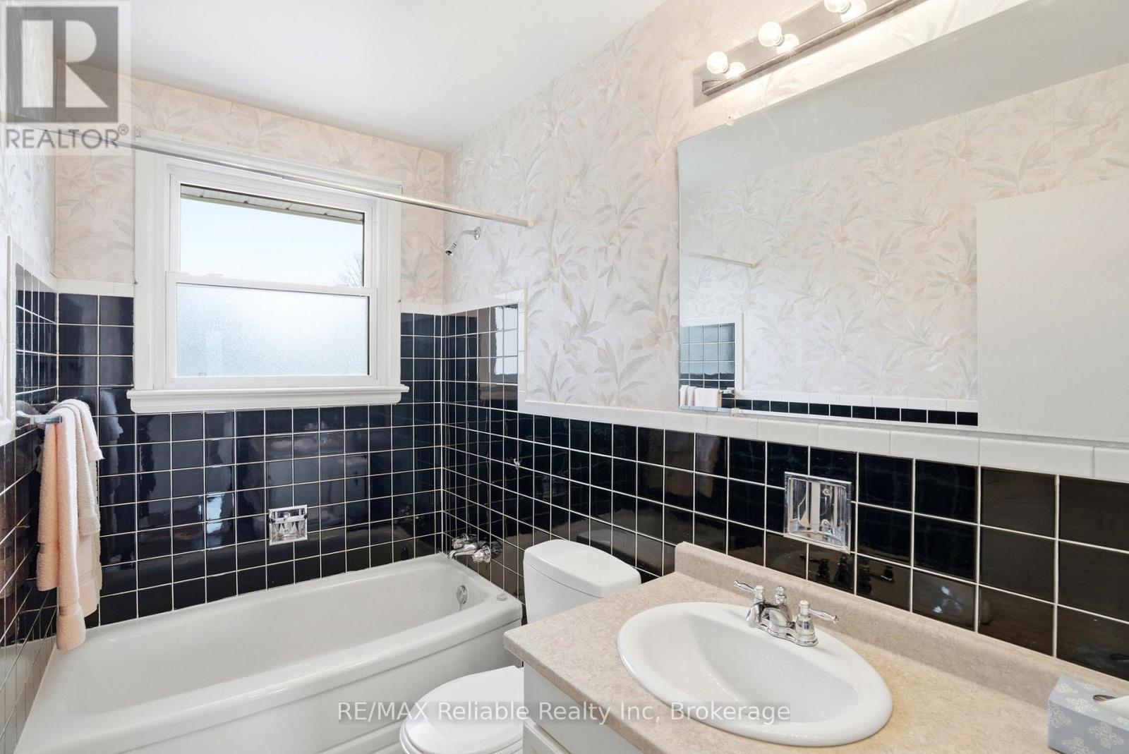 63 Water Street, Huron East, Ontario  N0K 1W0 - Photo 23 - X13078586