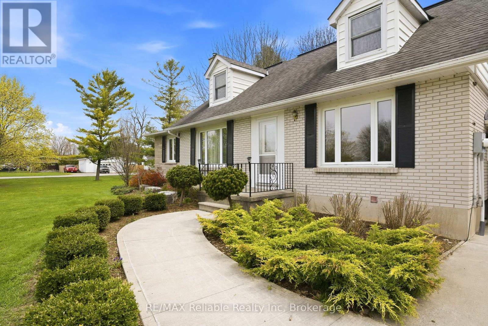 63 Water Street, Huron East, Ontario  N0K 1W0 - Photo 4 - X13078586