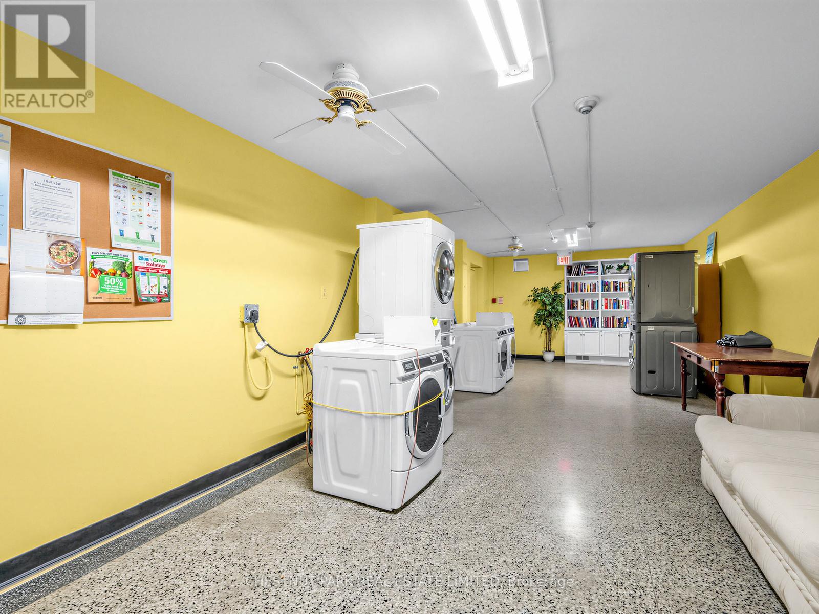 404 - 2 Ridelle Avenue, Toronto, Ontario  M6B 1H4 - Photo 25 - C13078370