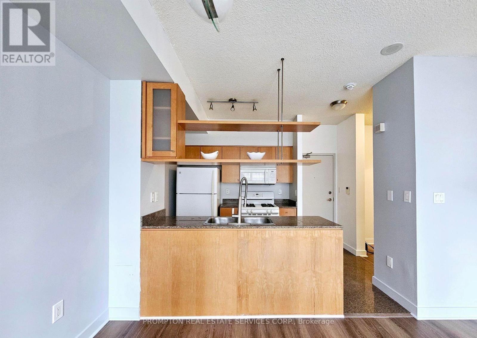 709 - 9 Spadina Avenue, Toronto, Ontario  M5V 3V5 - Photo 2 - C13078406