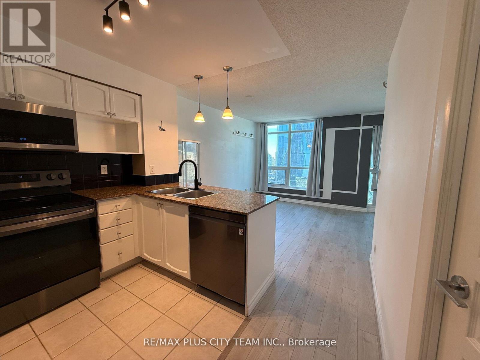 2013 - 18 Yonge Street, Toronto, Ontario  M5E 1Z8 - Photo 10 - C13078454