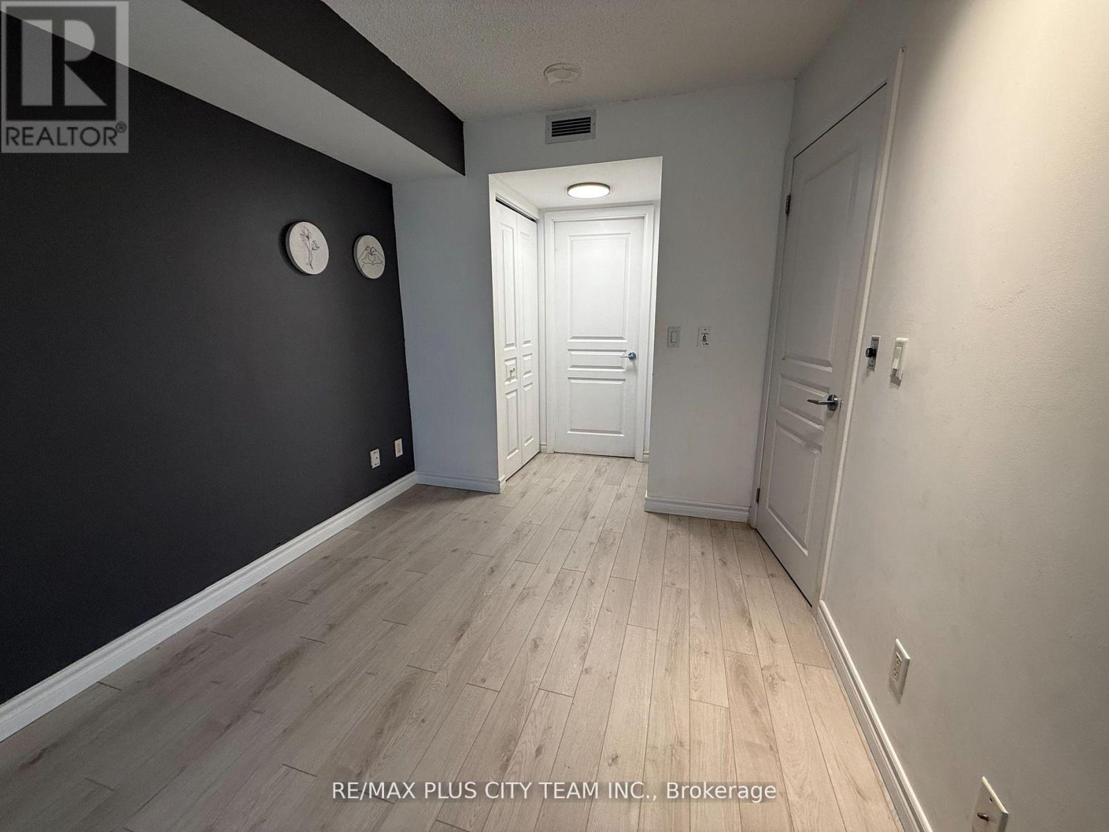 2013 - 18 Yonge Street, Toronto, Ontario  M5E 1Z8 - Photo 12 - C13078454