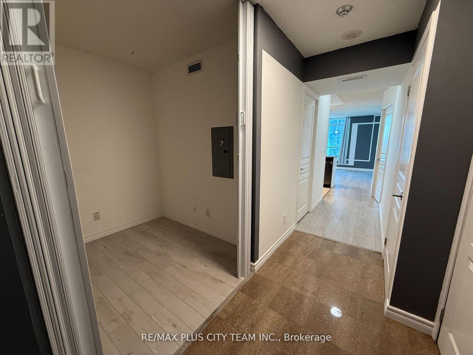 2013 - 18 Yonge Street, Toronto, Ontario  M5E 1Z8 - Photo 17 - C13078454