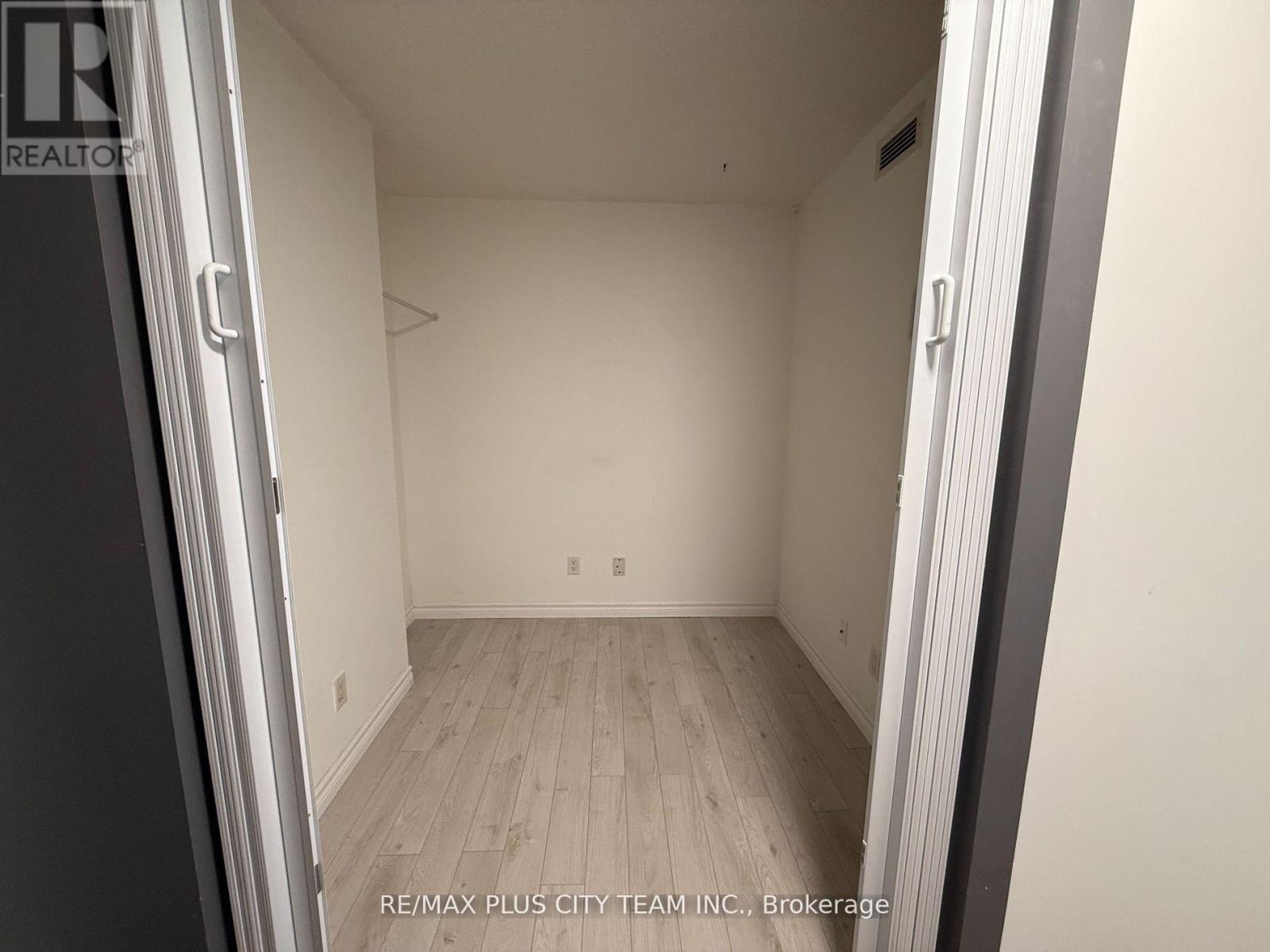 2013 - 18 Yonge Street, Toronto, Ontario  M5E 1Z8 - Photo 18 - C13078454