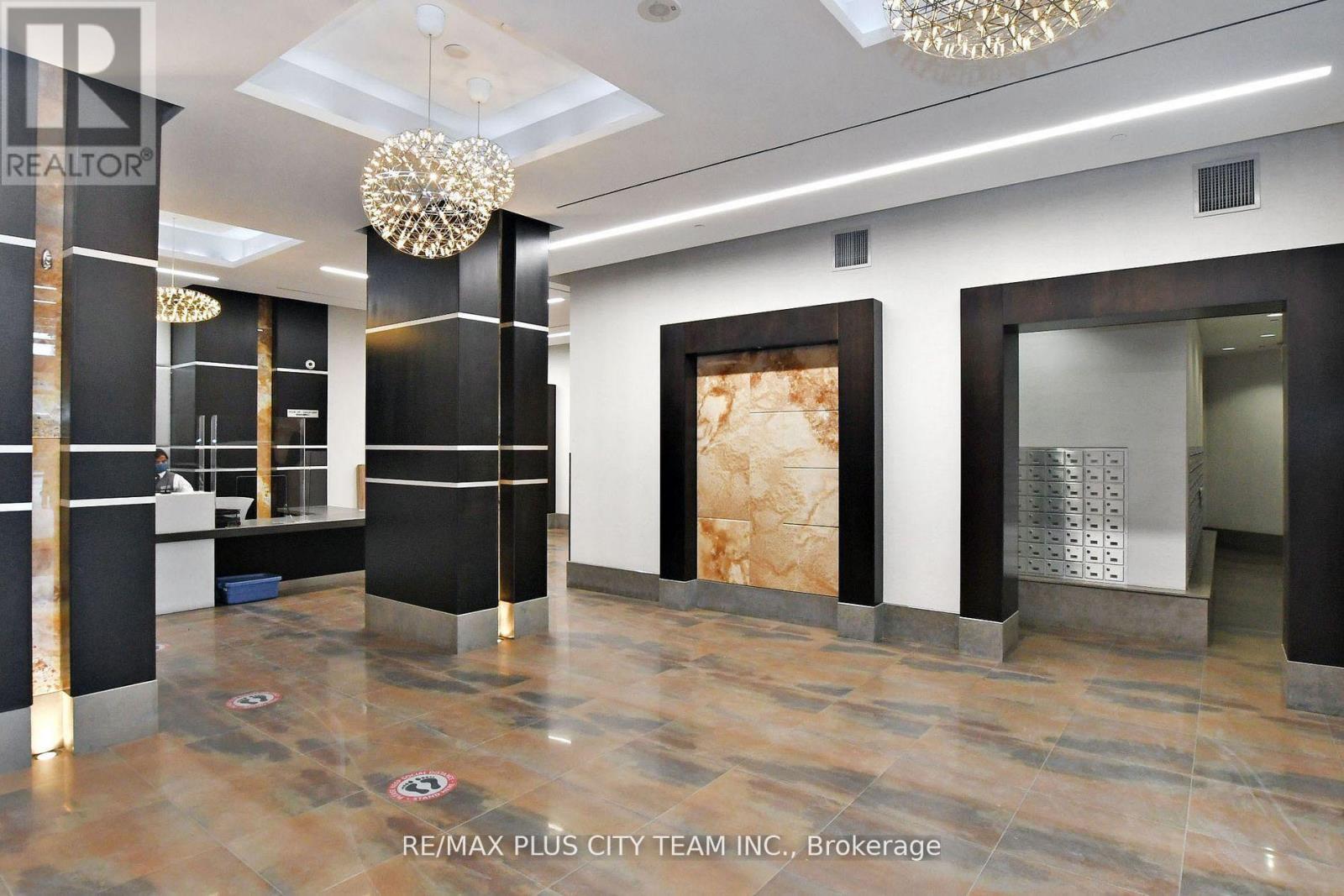 2013 - 18 Yonge Street, Toronto, Ontario  M5E 1Z8 - Photo 37 - C13078454