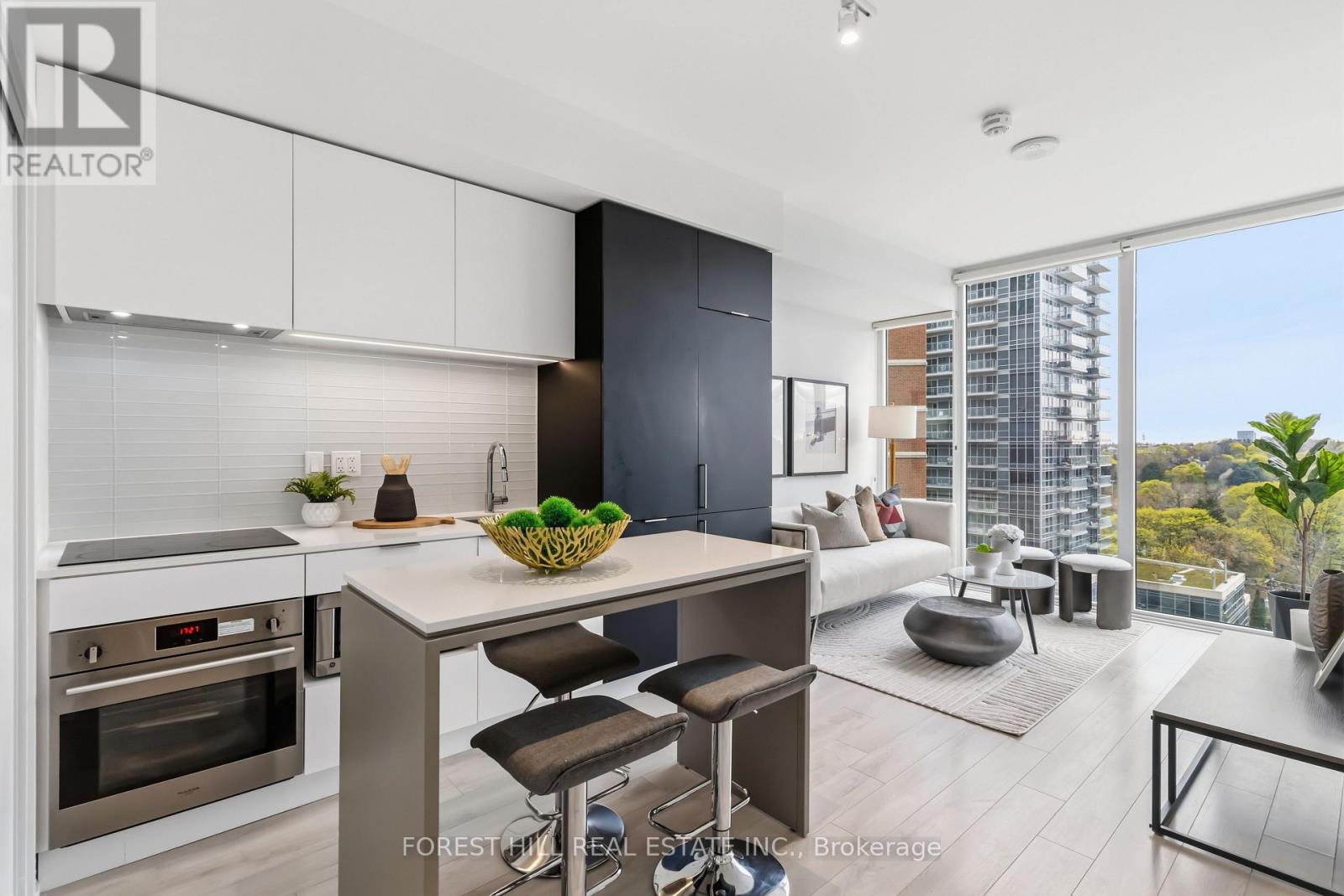 819 - 33 HELENDALE AVENUE, Toronto, Ontario