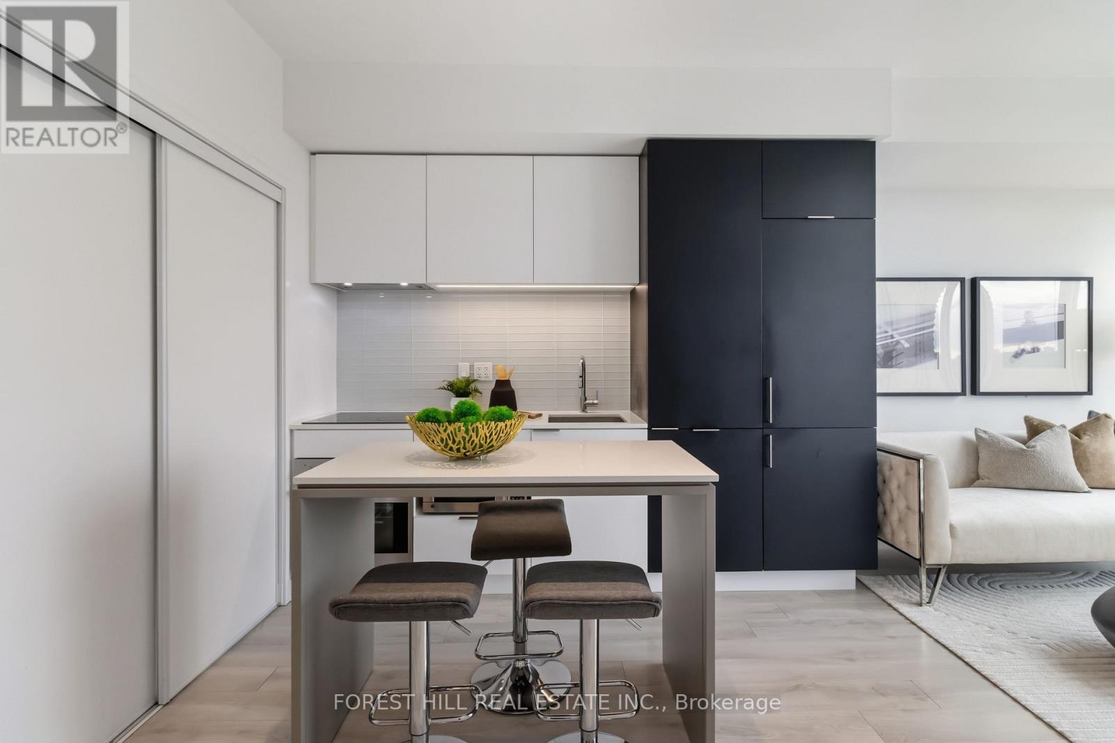 819 - 33 Helendale Avenue, Toronto, Ontario  M4R 0A4 - Photo 4 - C13078476