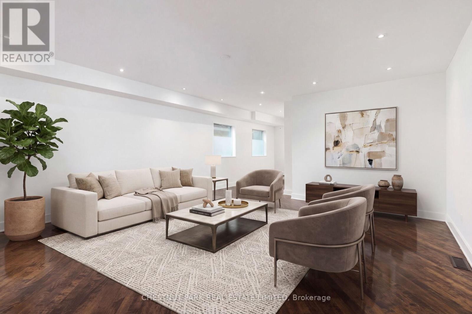 Main Fl - 734 Huron Street, Toronto, Ontario  M4V 2W3 - Photo 12 - C13078478