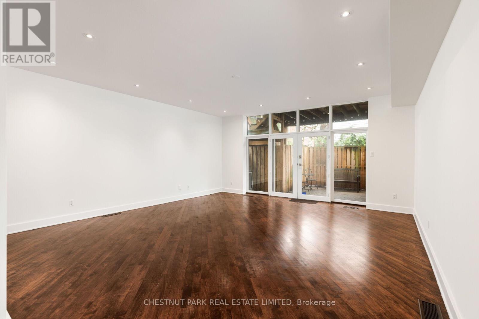 Main Fl - 734 Huron Street, Toronto, Ontario  M4V 2W3 - Photo 5 - C13078478