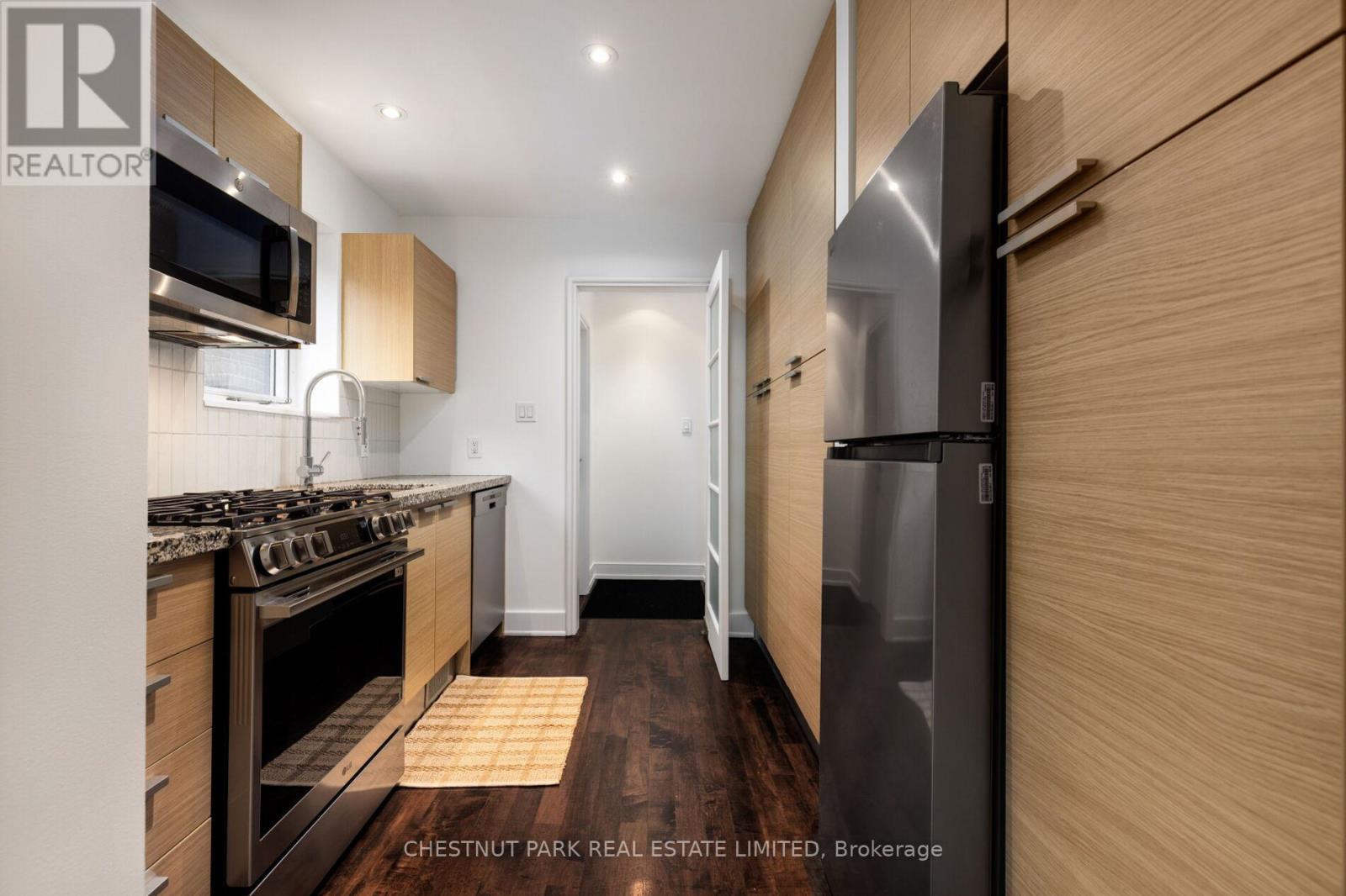 Main Fl - 734 Huron Street, Toronto, Ontario  M4V 2W3 - Photo 7 - C13078478