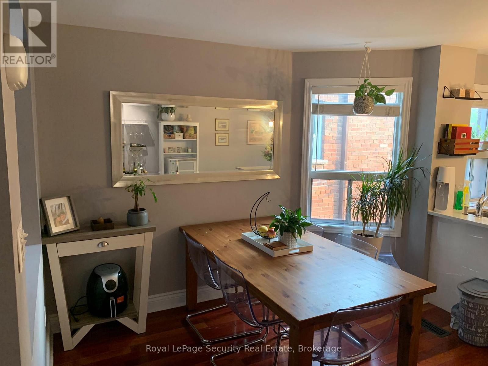2nd & 3rd Floor - 380 Crawford Street, Toronto, Ontario  M6J 2V9 - Photo 10 - C13078702