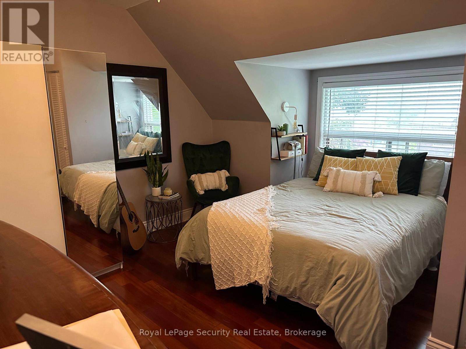 2nd & 3rd Floor - 380 Crawford Street, Toronto, Ontario  M6J 2V9 - Photo 11 - C13078702