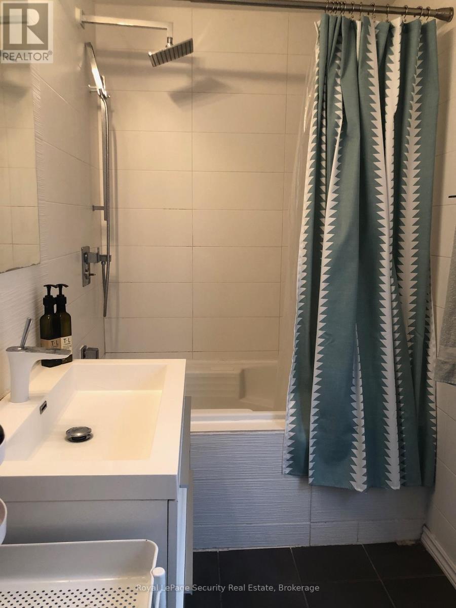 2nd & 3rd Floor - 380 Crawford Street, Toronto, Ontario  M6J 2V9 - Photo 14 - C13078702