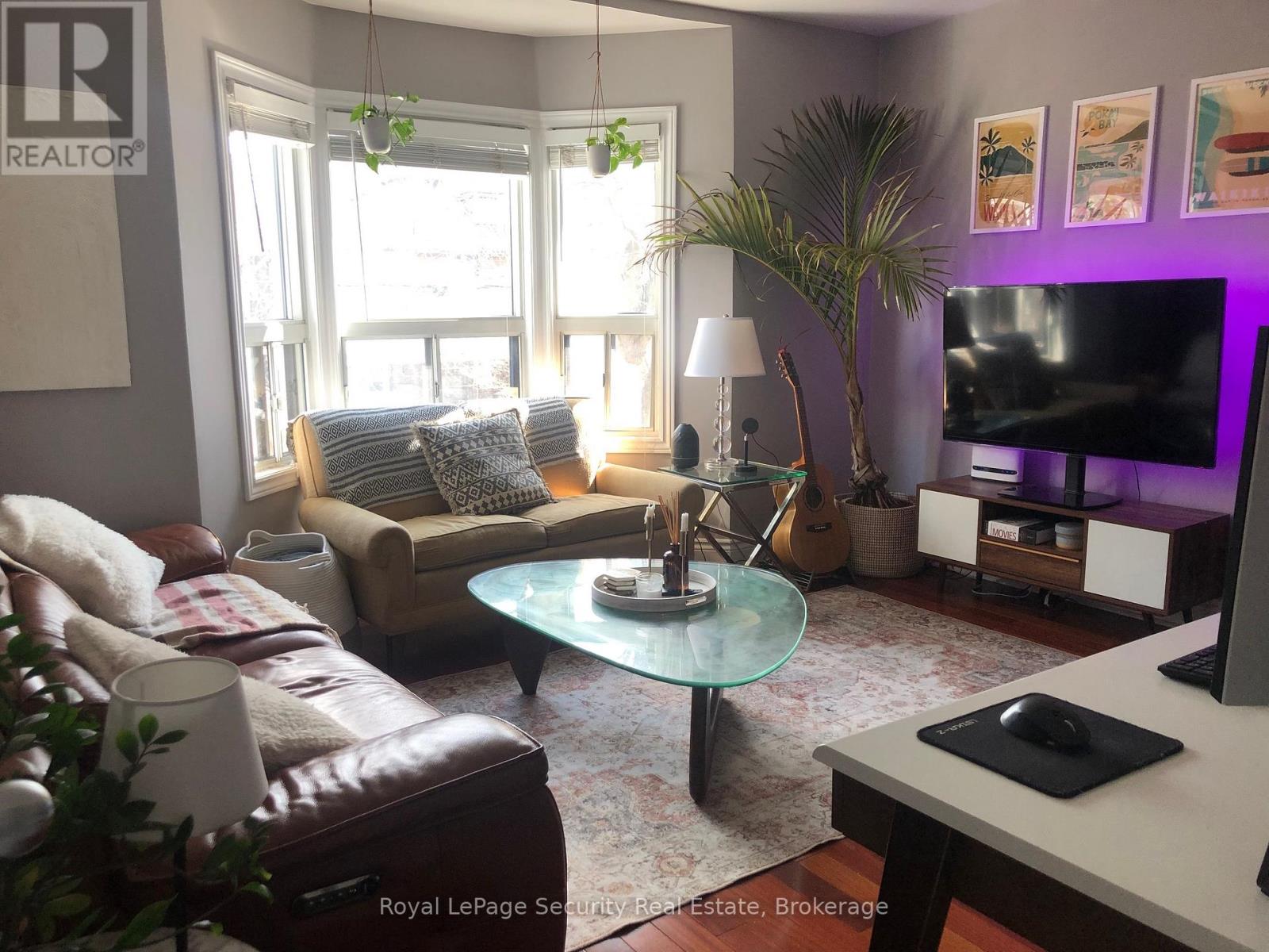 2nd & 3rd Floor - 380 Crawford Street, Toronto, Ontario  M6J 2V9 - Photo 3 - C13078702