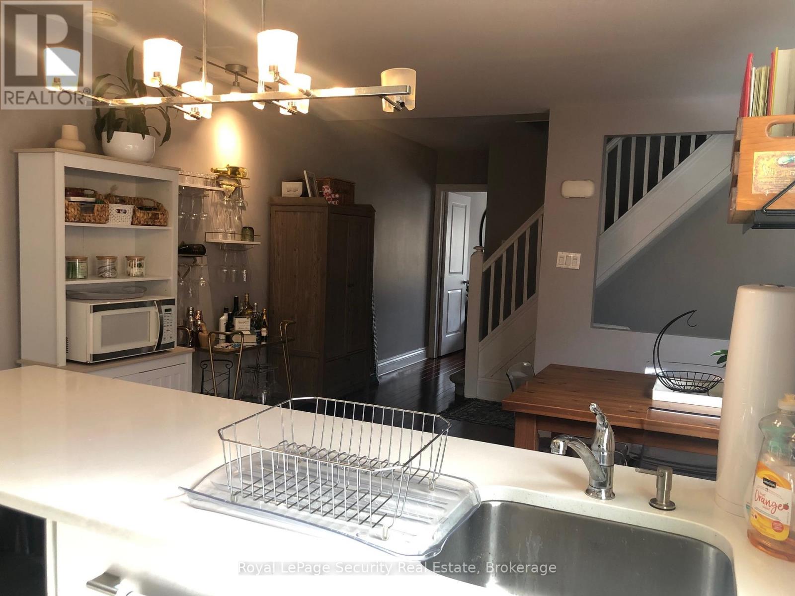2nd & 3rd Floor - 380 Crawford Street, Toronto, Ontario  M6J 2V9 - Photo 7 - C13078702