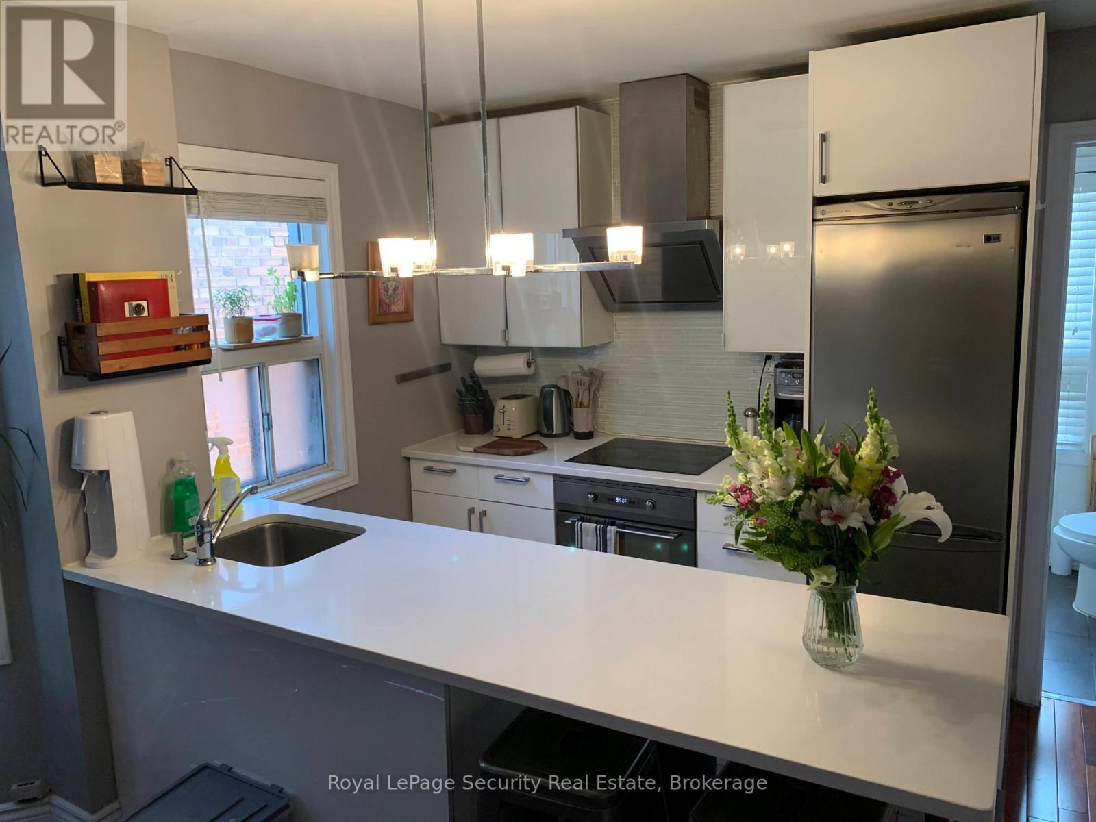 2nd & 3rd Floor - 380 Crawford Street, Toronto, Ontario  M6J 2V9 - Photo 8 - C13078702