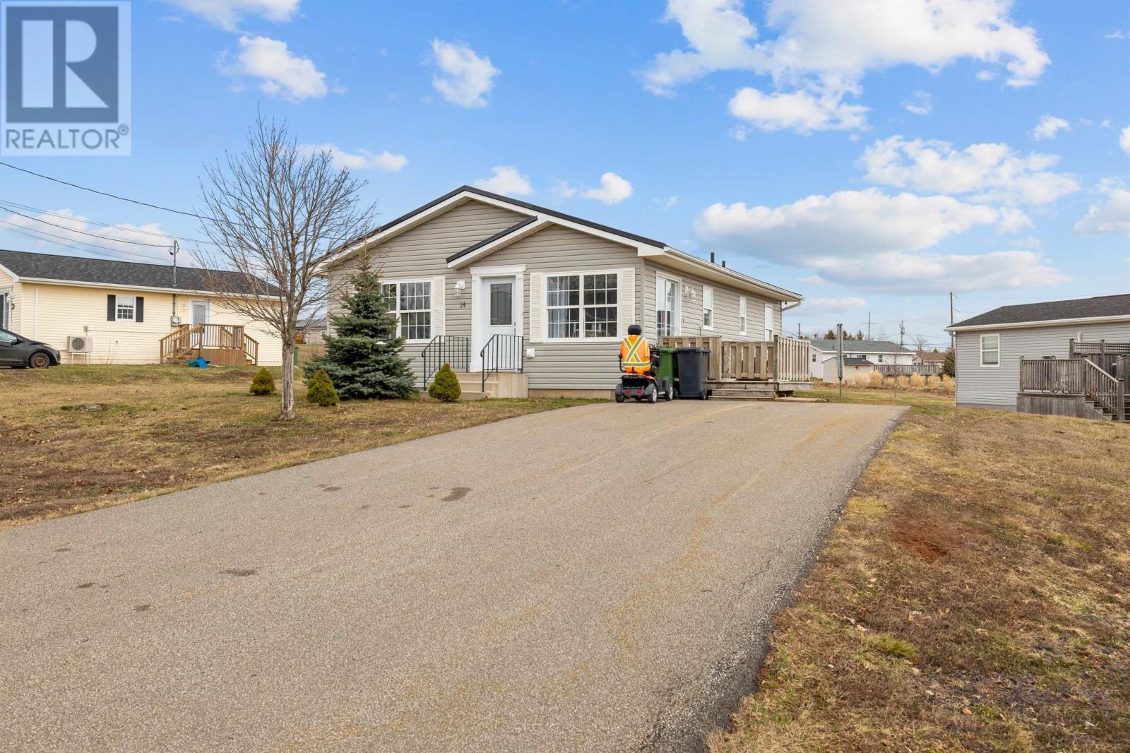 14 Deep River Drive, Charlottetown, Prince Edward Island  C1C 1S1 - Photo 2 - 202609581