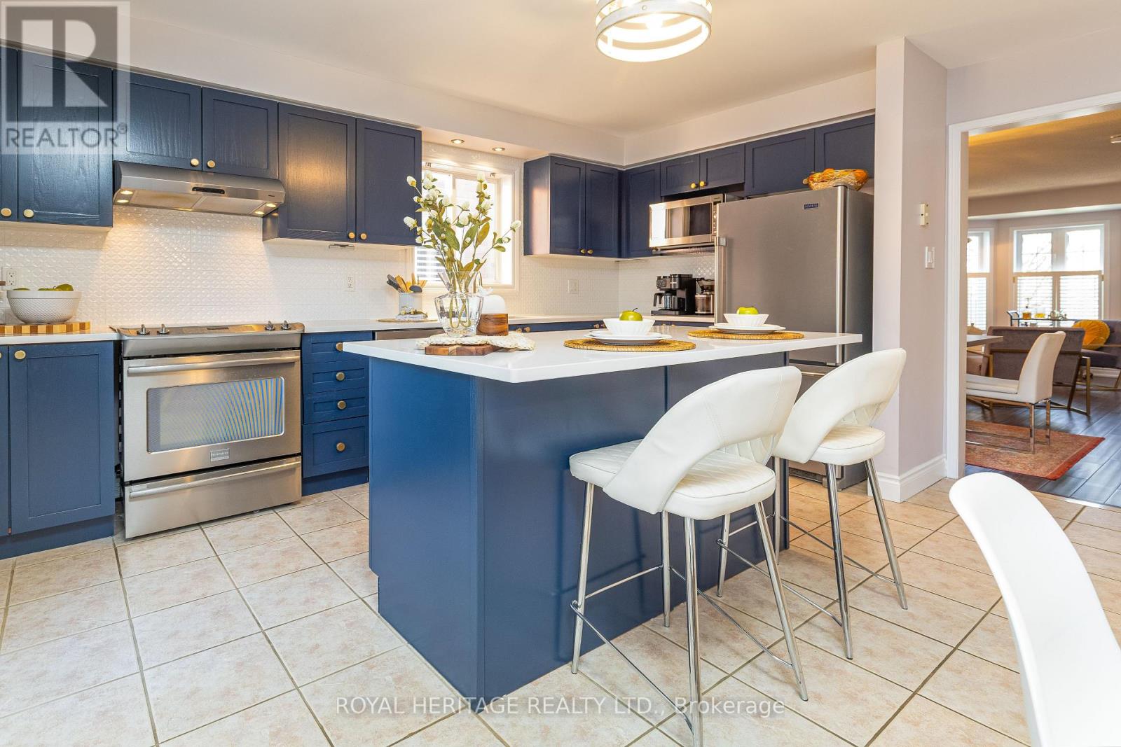 24 O'leary Drive, Ajax, Ontario  L1Z 1M6 - Photo 4 - E13078458